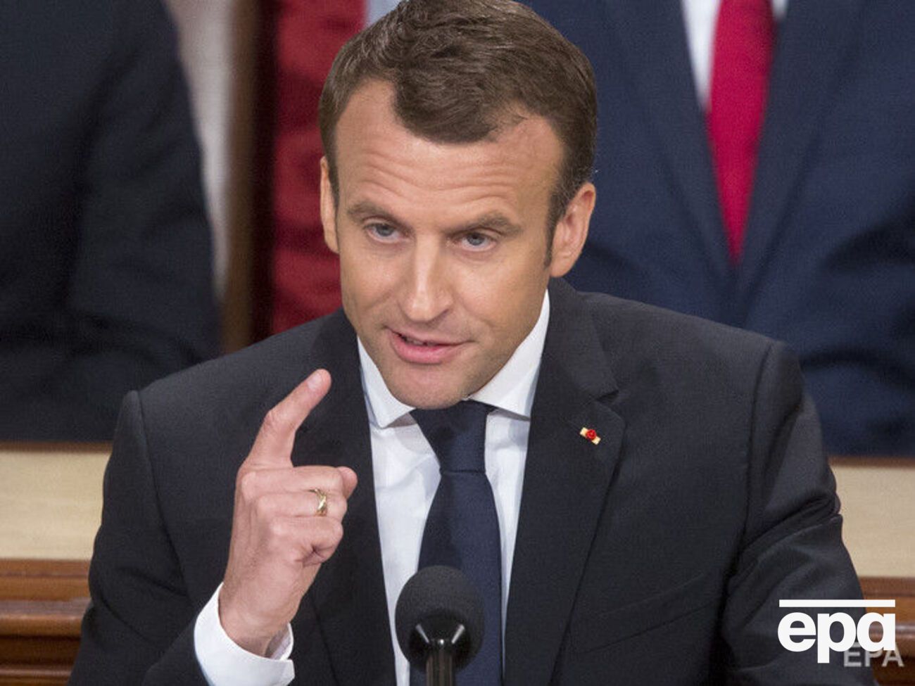 Макрон обговорив із Путіним ситуацію навколо Ірану й Сирії