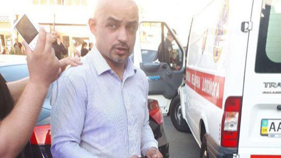Народному депутату от Блока Петра Порошенко Мустафе Найему нанесли легкие телесные повреждения