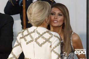 Брижит Макрон: Меланья ничего не может сделать. Она даже не может открыть окно в Белом доме