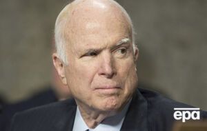 Маккейн шесть раз избирался сенатором от Аризоны