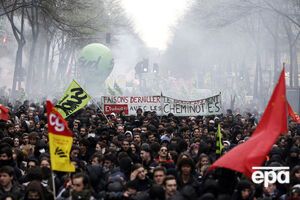 Тисячі працівників залізниці вийшли на страйк на вулиці Парижа