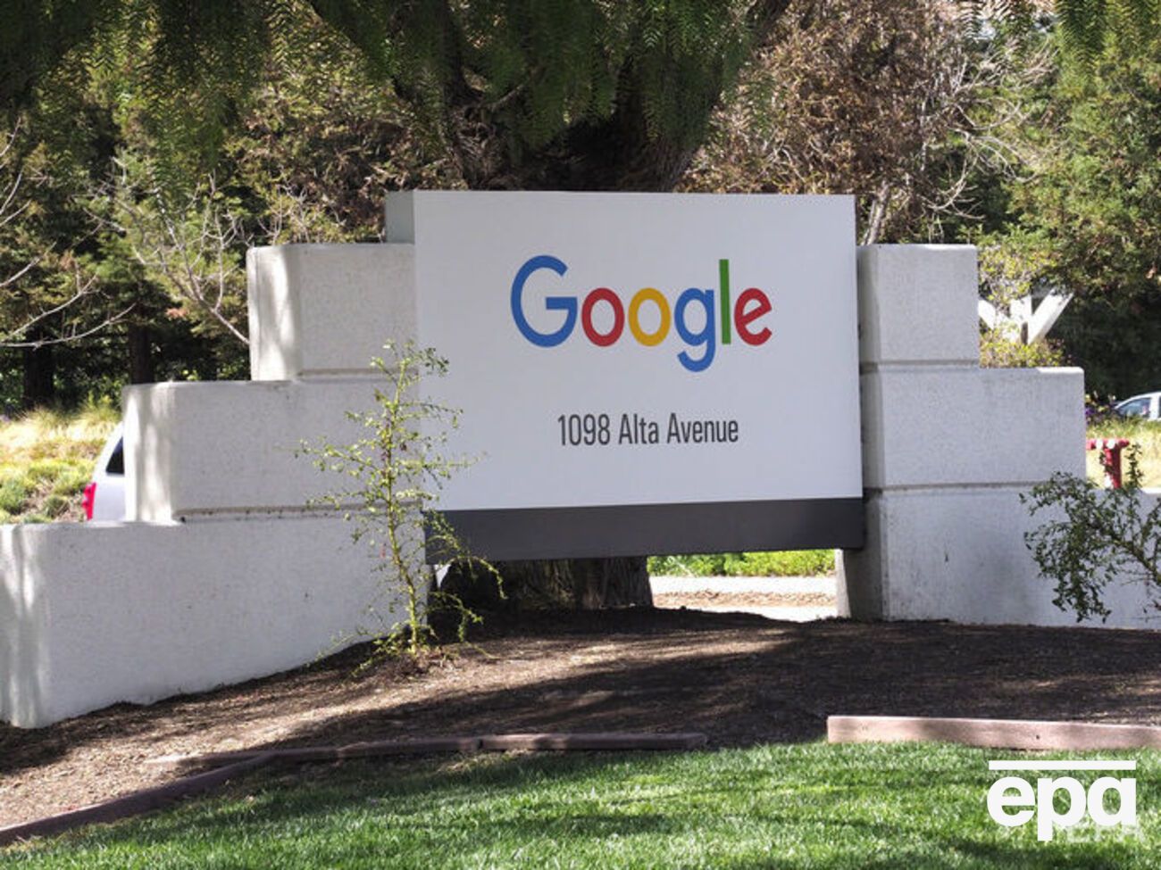 В результате стрельбы пострадали четыре человека