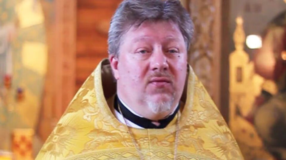 Ролик с Цирковым (на фото) был записан в трапезной московского Храма иконы Божьей матери “Троеручица“, заявил Кураев