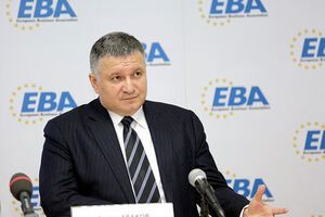 Аваков: Мені треба було відправити 10 тис. не викритих у злочинах, підготовлених до силових спецоперацій людей працювати проти України?