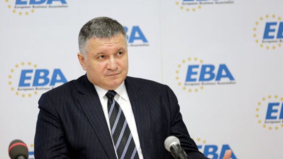 Аваков: Мені треба було відправити 10 тис. не викритих у злочинах, підготовлених до силових спецоперацій людей працювати проти України?