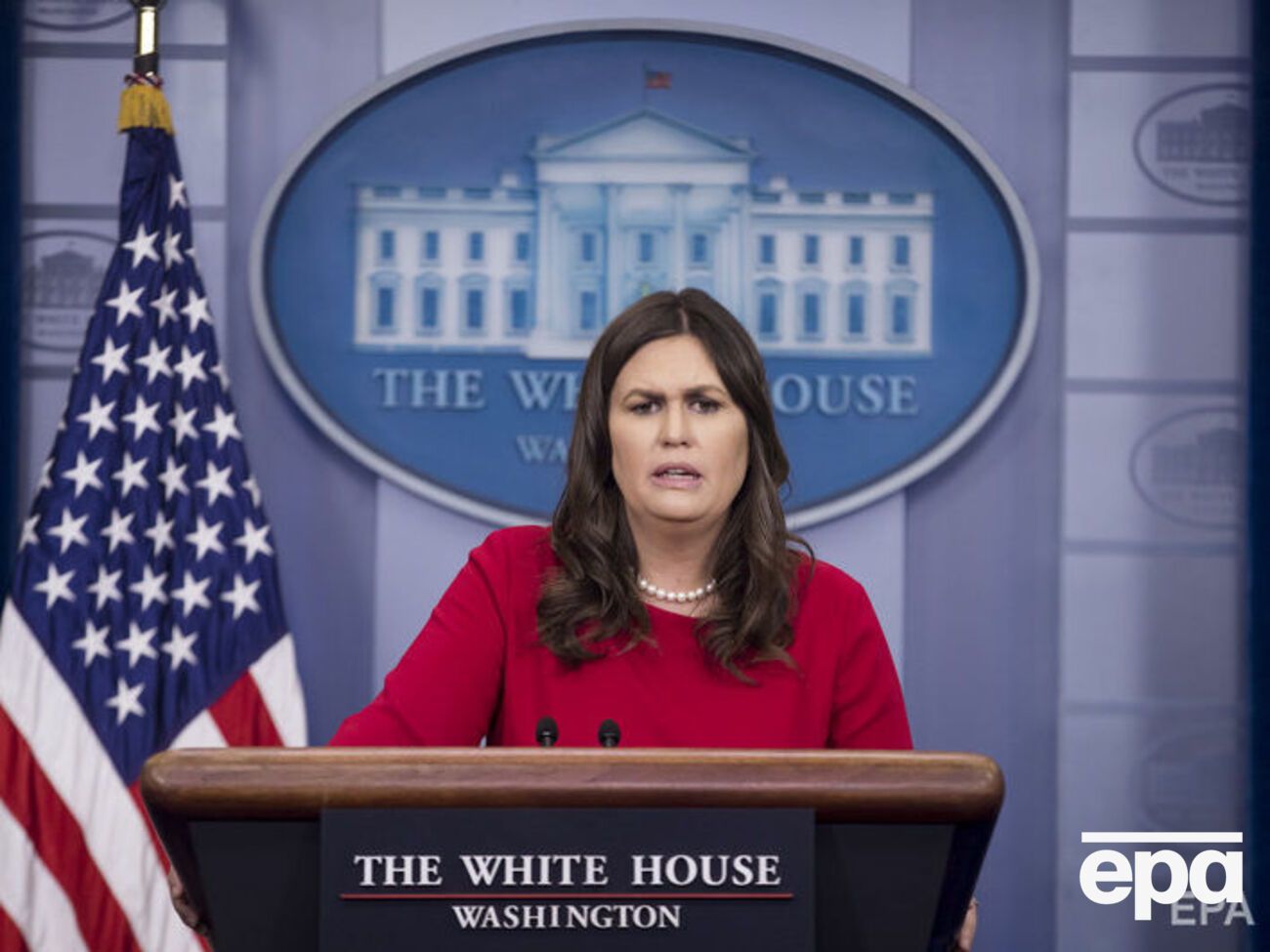 Сандерс заверила, что Вашингтон занимает "очень жесткую" позицию в отношении Москвы