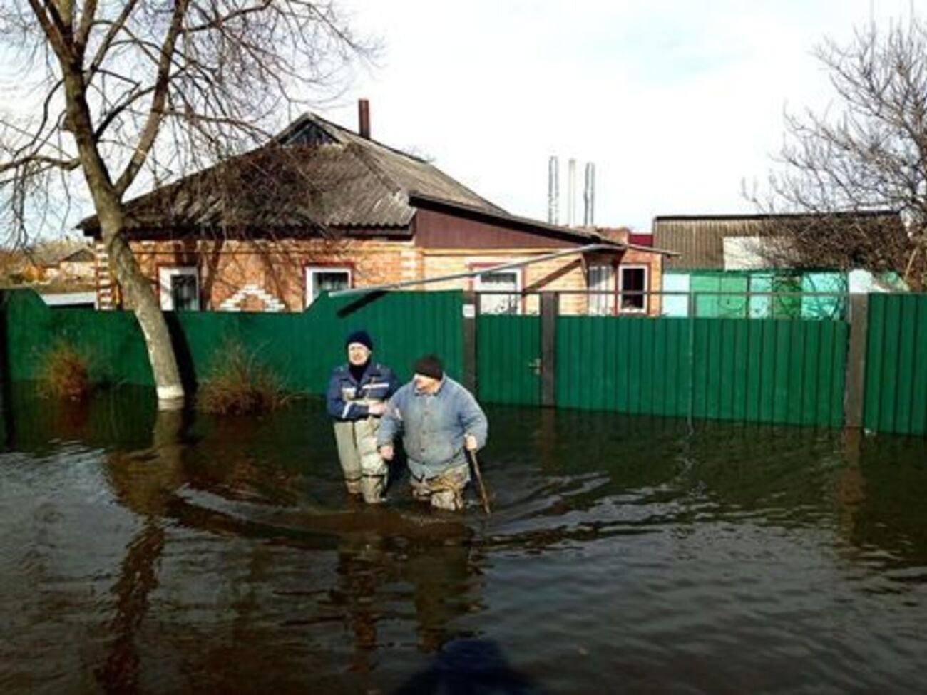 Из-за потепления уже подтопило жилые дома в Чернигове и Ахтырке