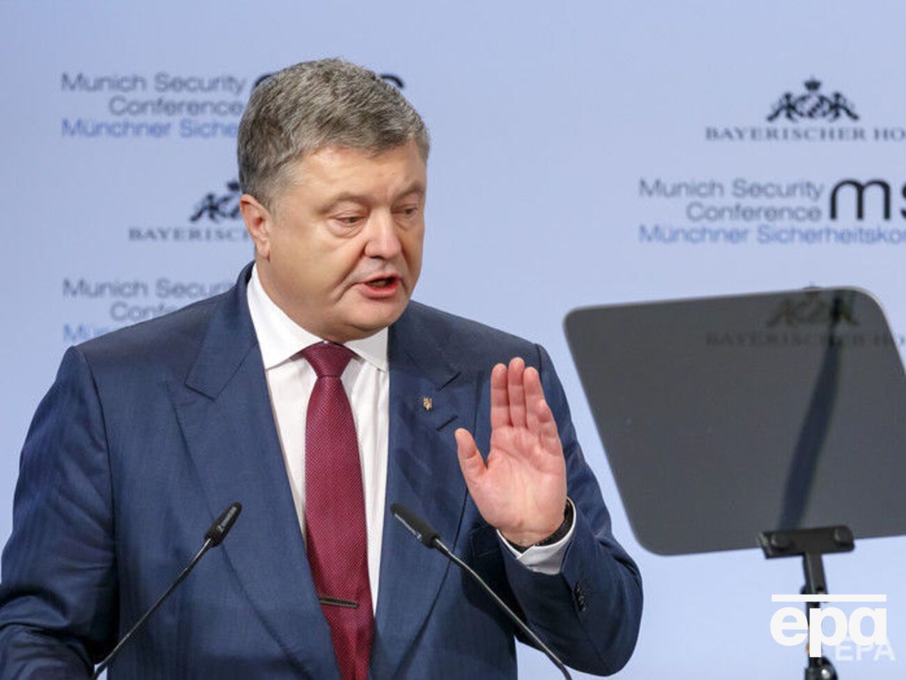 Порошенко: Работодатели все чаще жалуются на дефицит рабочей силы