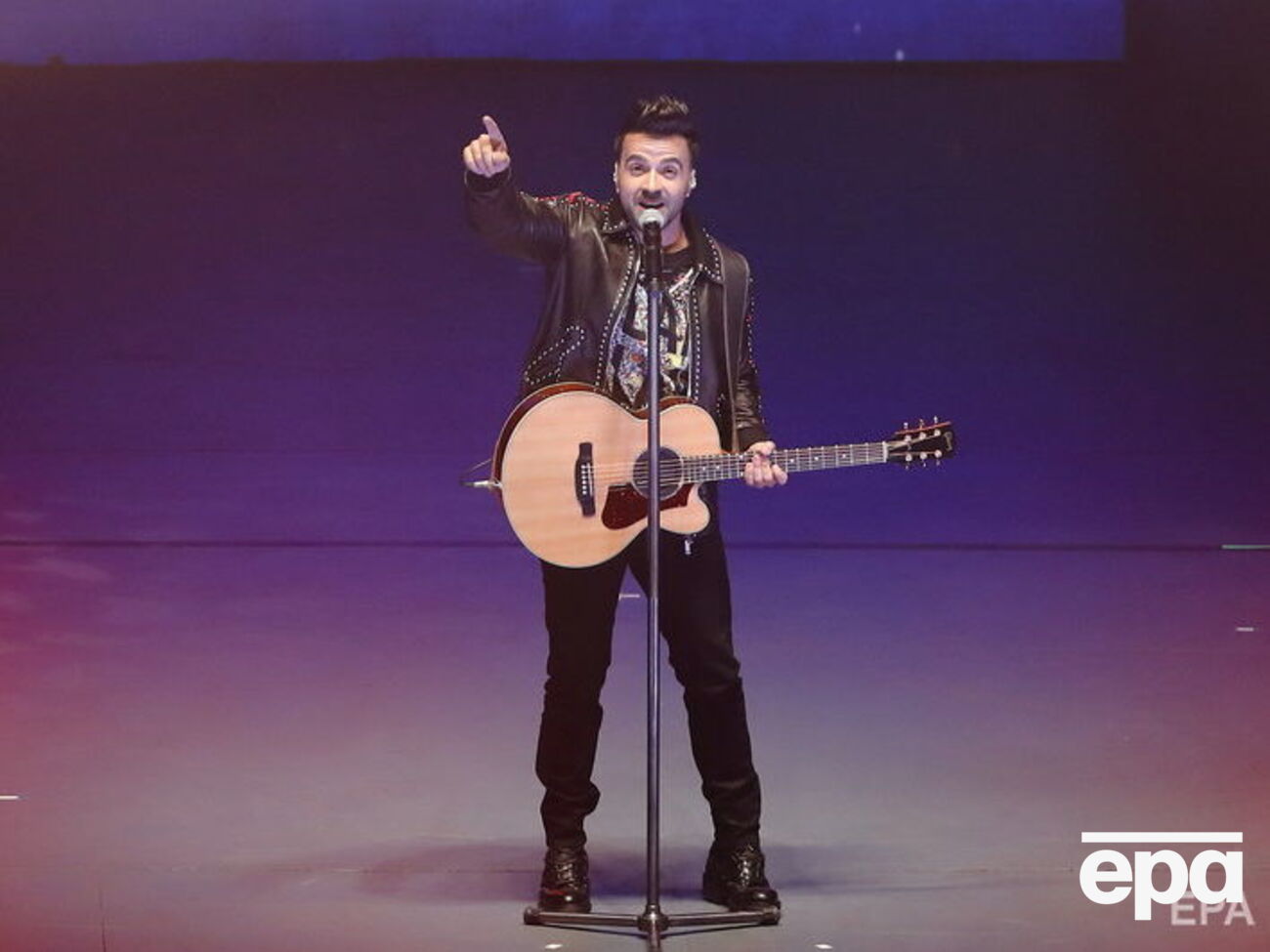 Фонси поблагодарил пользователей за просмотры