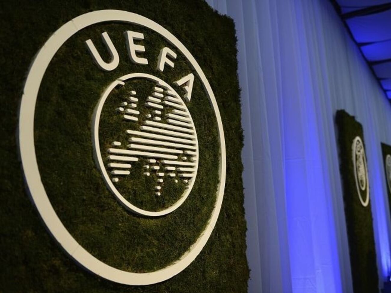 16 березня ФФУ звернулася до УЄФА з проханням відкрити дисциплінарне провадження за фактом демонстрації символіки "ДНР"