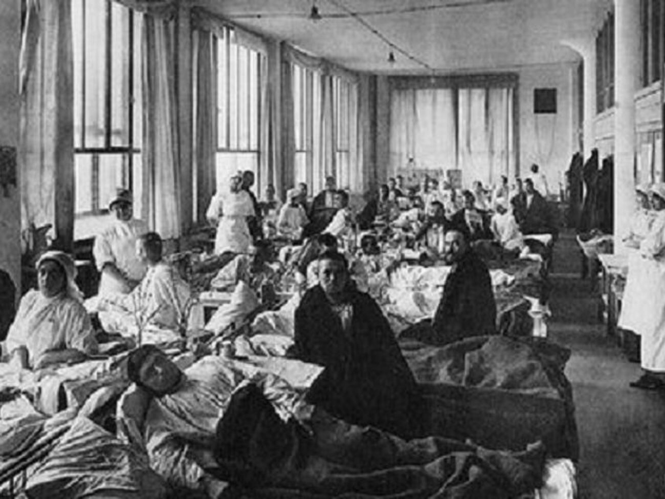 Хорошунова:&nbsp;Уже у нас большая операционная вместо перевязочной, два хирурга, обе женщины