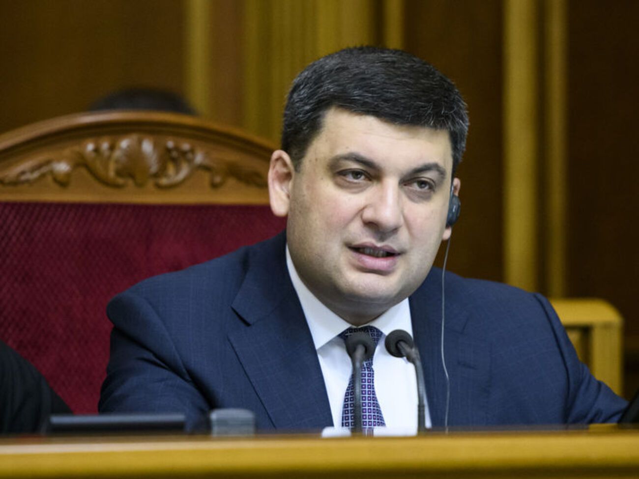 Гройсман заявив, що Україна намагається блокувати роботу у Криму турбін Siemens