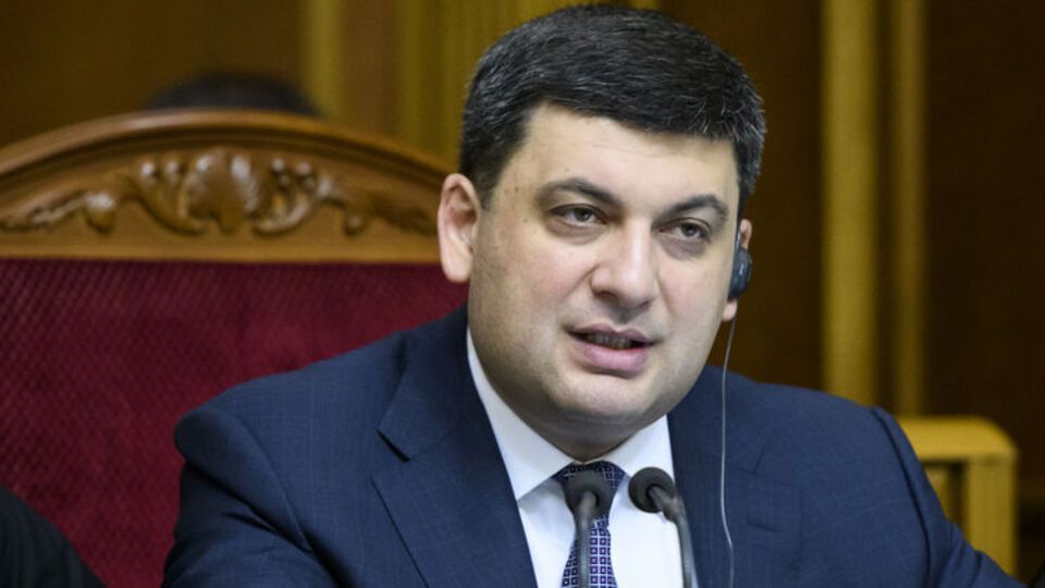 Гройсман заявив, що Україна намагається блокувати роботу у Криму турбін Siemens