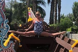 Волочкова: Ни дня без спорта и растяжки. А у вас как?