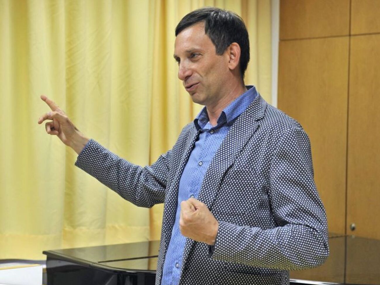 Портников: Нікого не пороли на площах. Просто всі залежні від кримінального клану, який платить дань у Москву