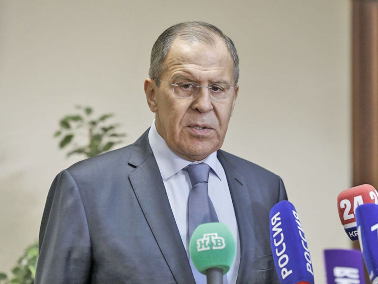 Лавров: Можу сказати тільки те, що з цим далі жити ми не хочемо