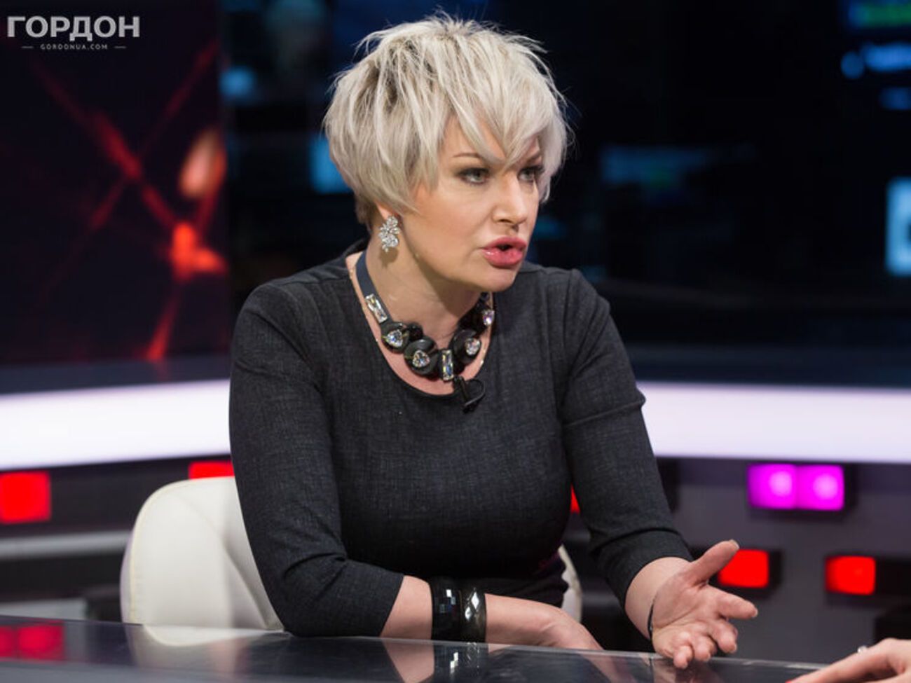 Максакова:&nbsp;Я поехала за своим мужем. Вот если бы не поехала&nbsp;&ndash; я бы предала мужа. Так и называется&nbsp;&ndash; "замужем"