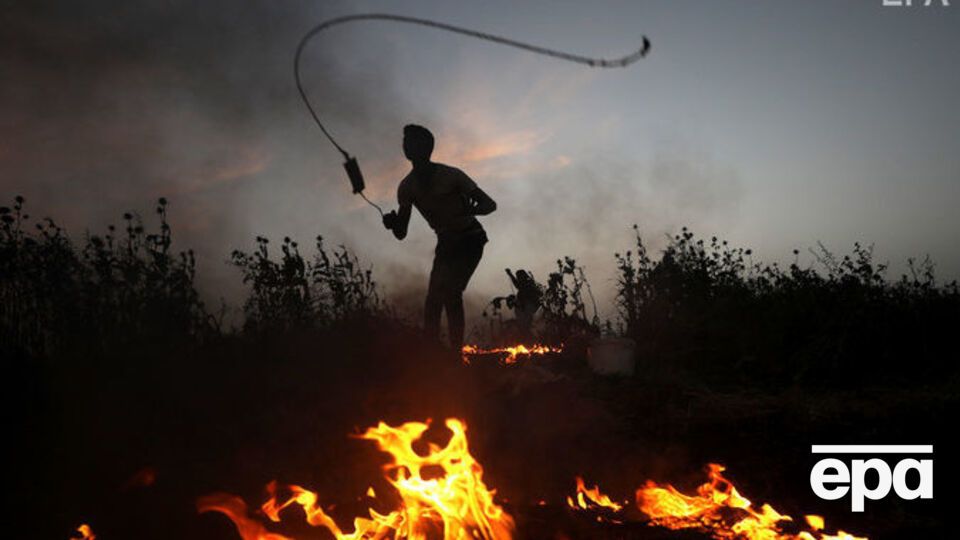 Участники акции жгли автомобильные покрышки