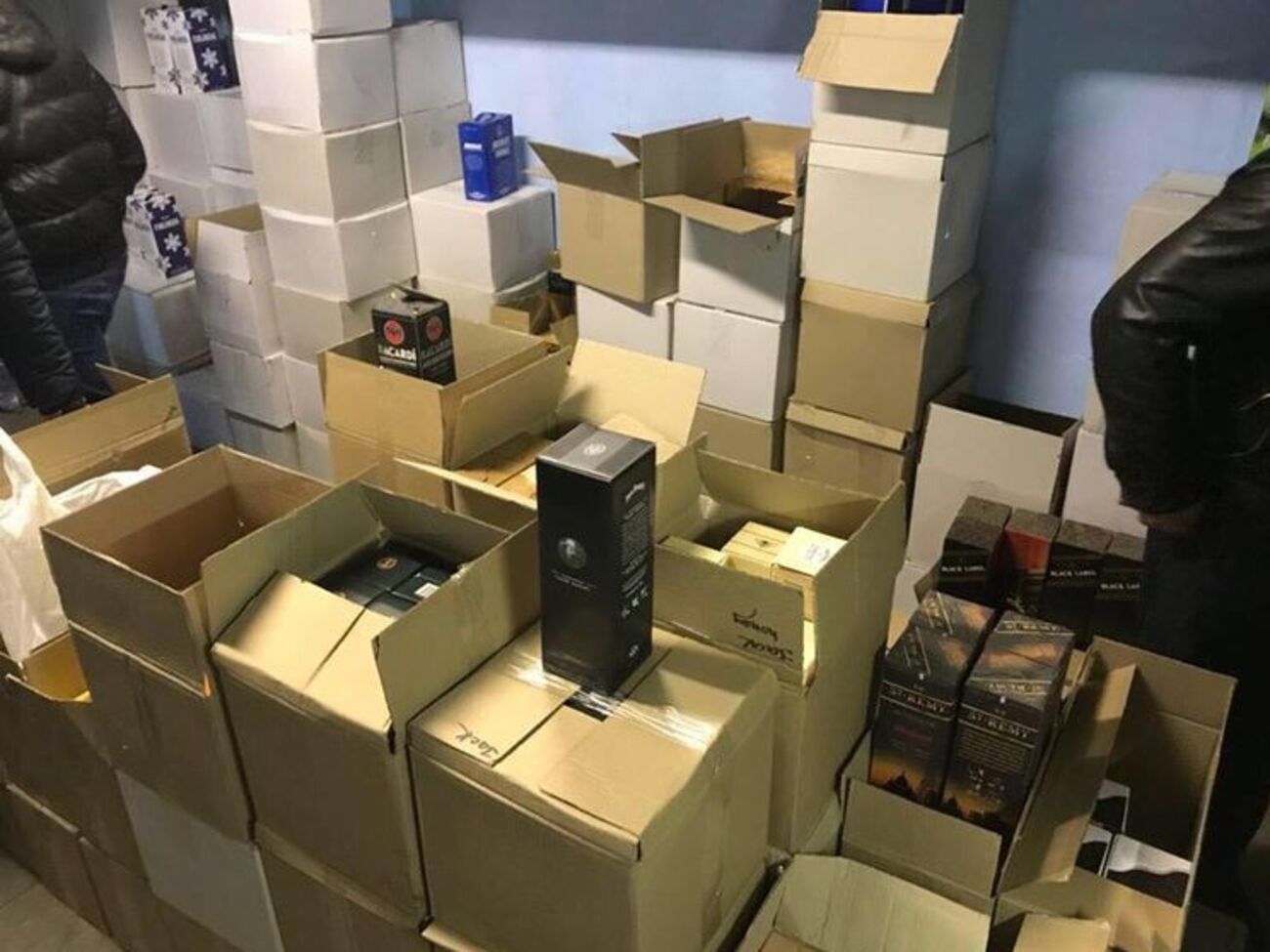 Прокуратура вилучила незаконно виготовлений алкоголь