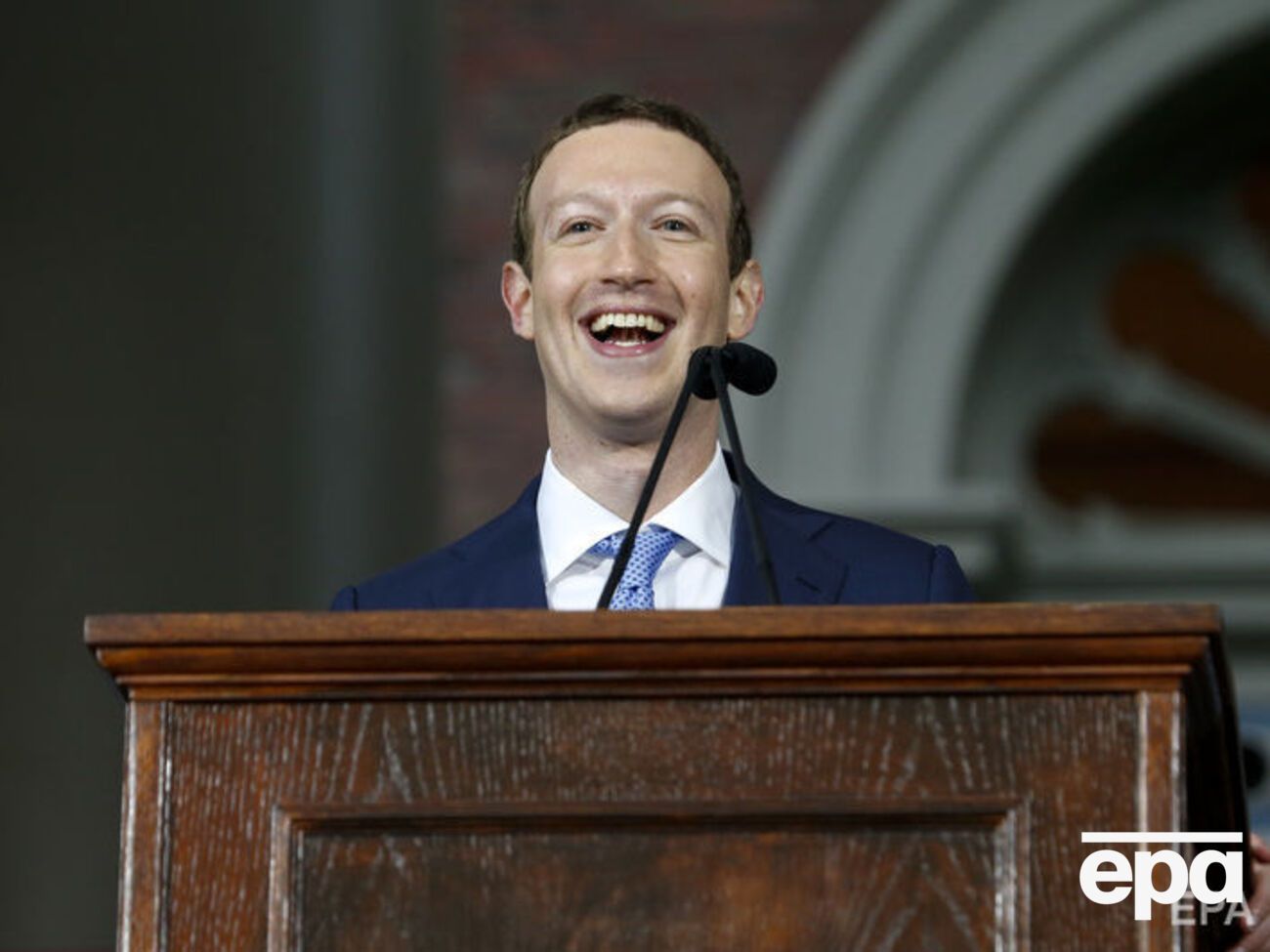 Facebook зробив виняток для Цукерберга