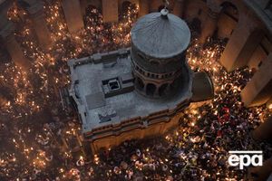 У храмі Гробу Господнього зійшов благодатний вогонь