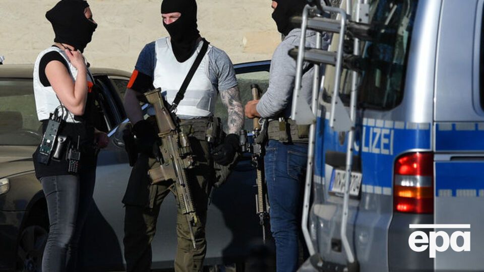 Поліція не відкидає, що в будинку водія є вибухівка