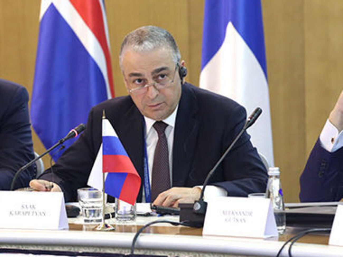 Карапетян: Кому було вигідно, щоб Березовський не виїжджав до РФ, не розголошував ту закриту інформацію, якою він володів, це, я думаю, очевидно &ndash; перш за все британській владі