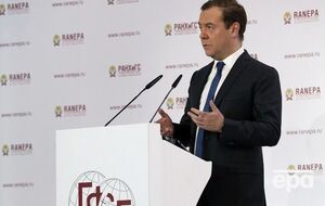 Медведєв доручив уряду розробити заходи у відповідь на санкції США