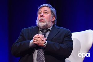 Возняк: Apple зарабатывает свои деньги благодаря качественным товарам, а не за ваш счет. А с Facebook, как говорится, вы сами – товар