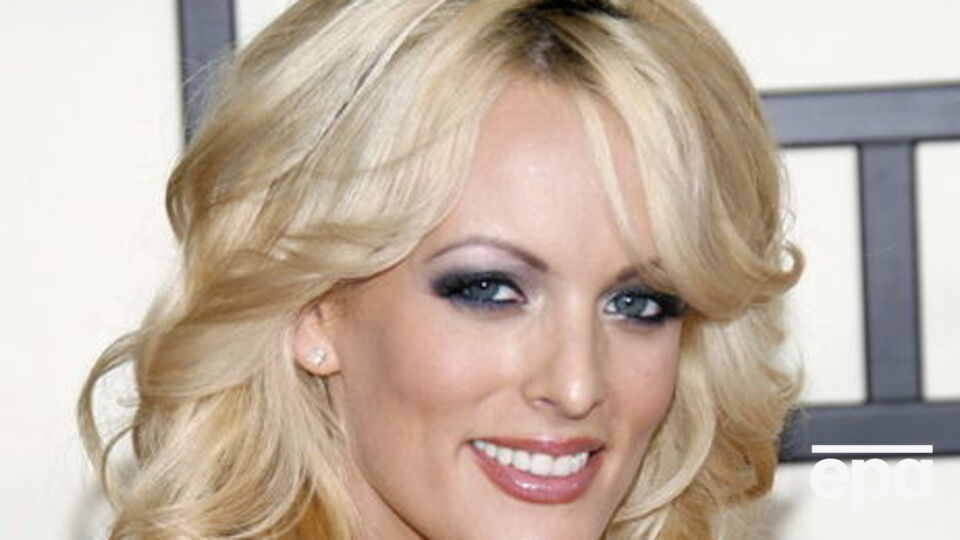 Сторми Дэниелс будет судиться с Трампом