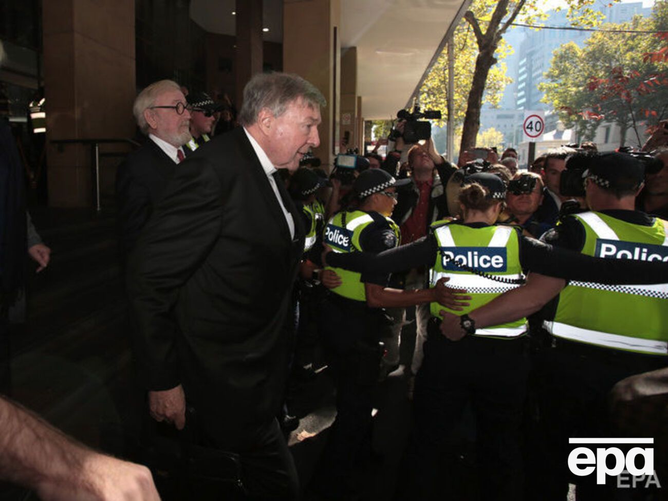 Пелл постане перед судом присяжних