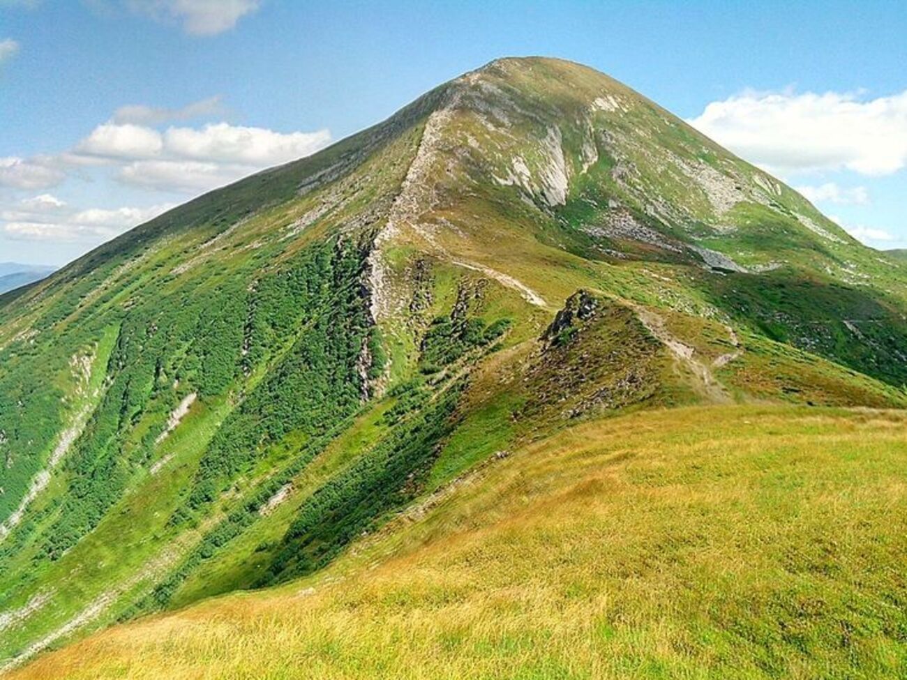 Турист умер, поднимаясь на Говерлу