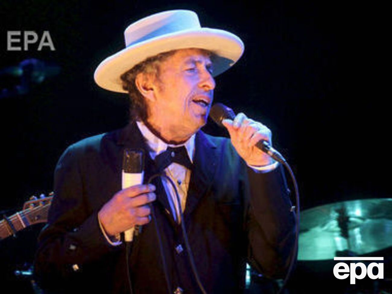 Дилан займется бизнесом