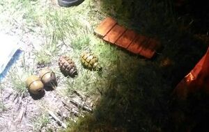 29 квітня на Трухановому острові чоловік зі спеціальним магнітом шукав цінності у воді і виявив схованку з боєприпасами та вибухівкою