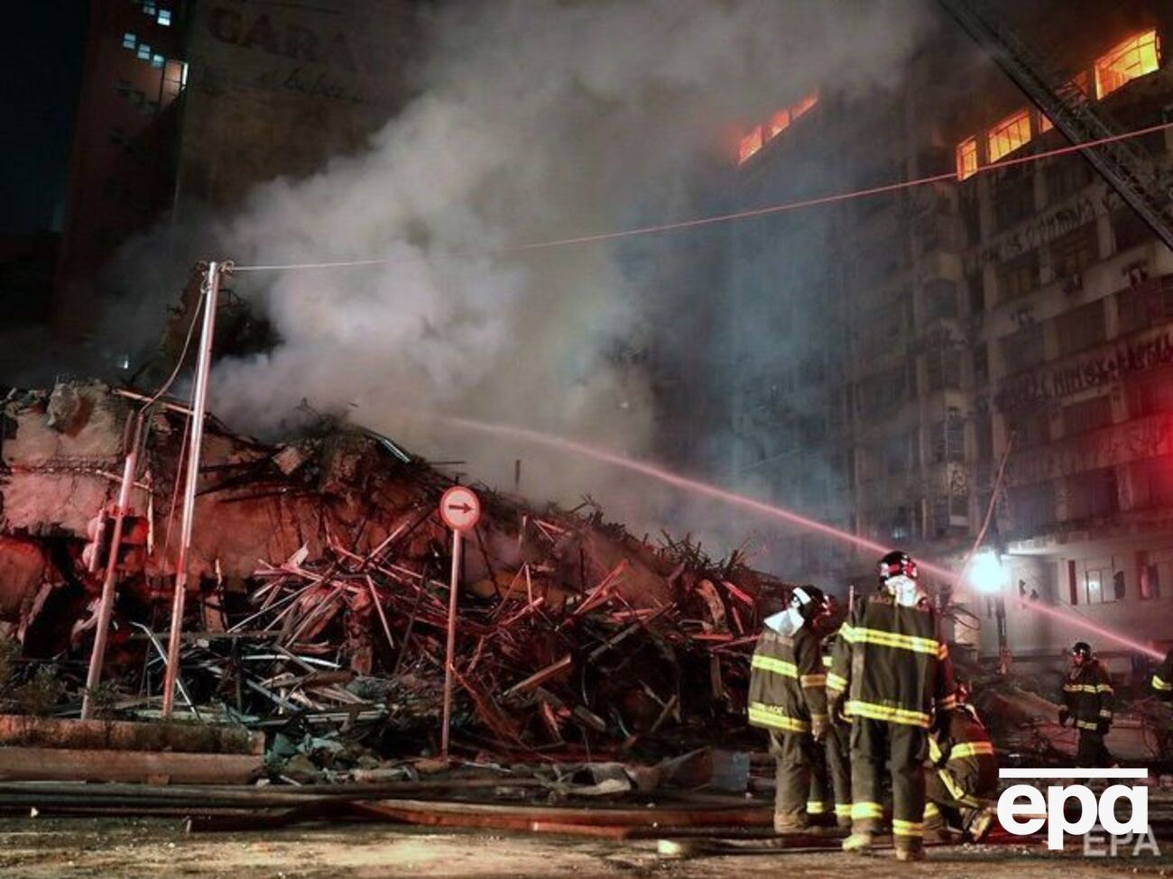 В настоящий момент известно об одном погибшем в пожаре