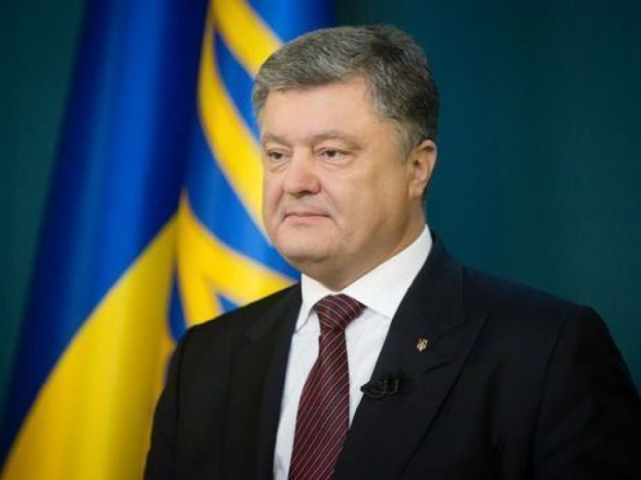Порошенко: Украина продолжает работать на укрепление армии