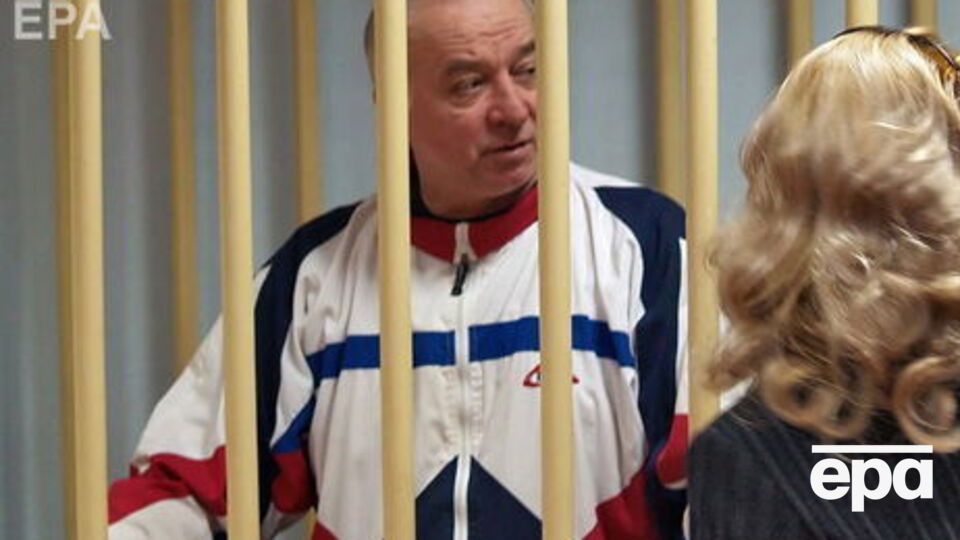 Сергія та Юлію Скрипалів госпіталізували із симптомами отруєння у британському Солсбері 4 березня