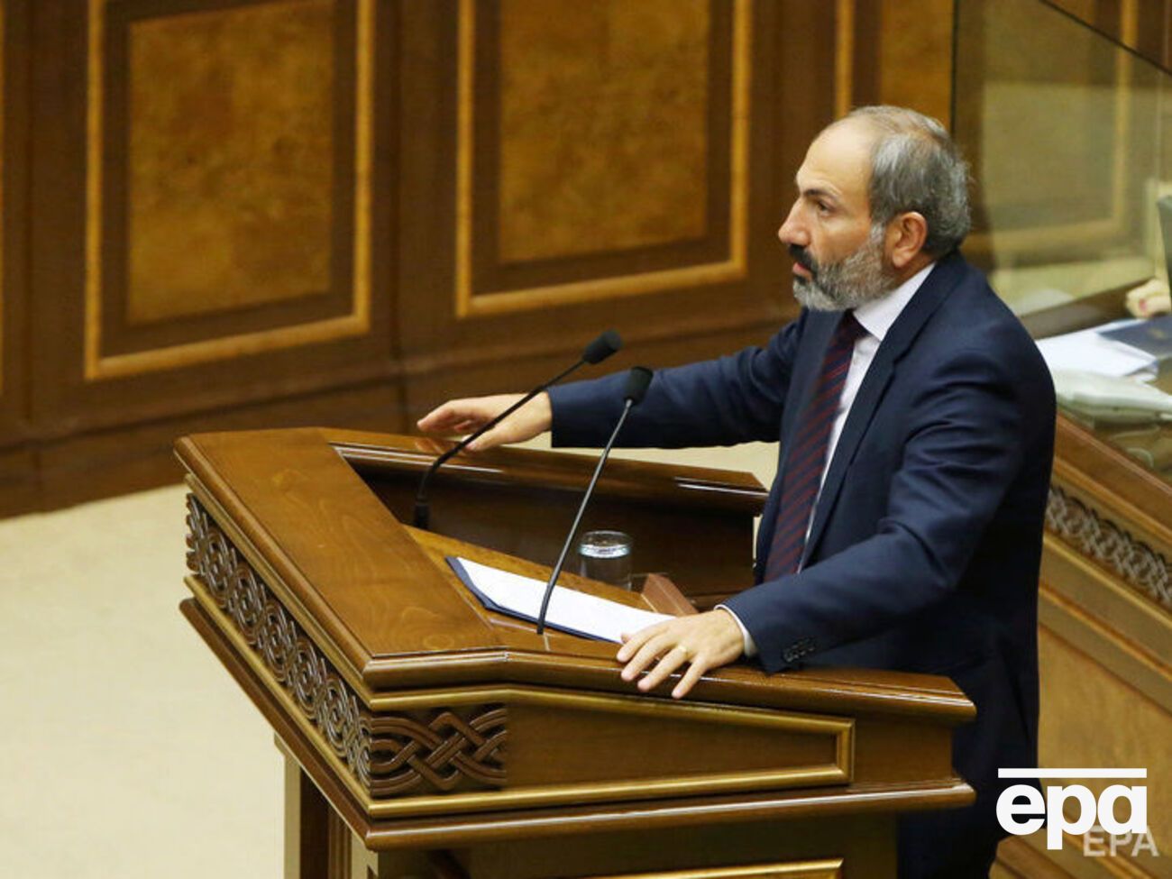 Пашинян несколько часов отвечал на вопросы парламентариев