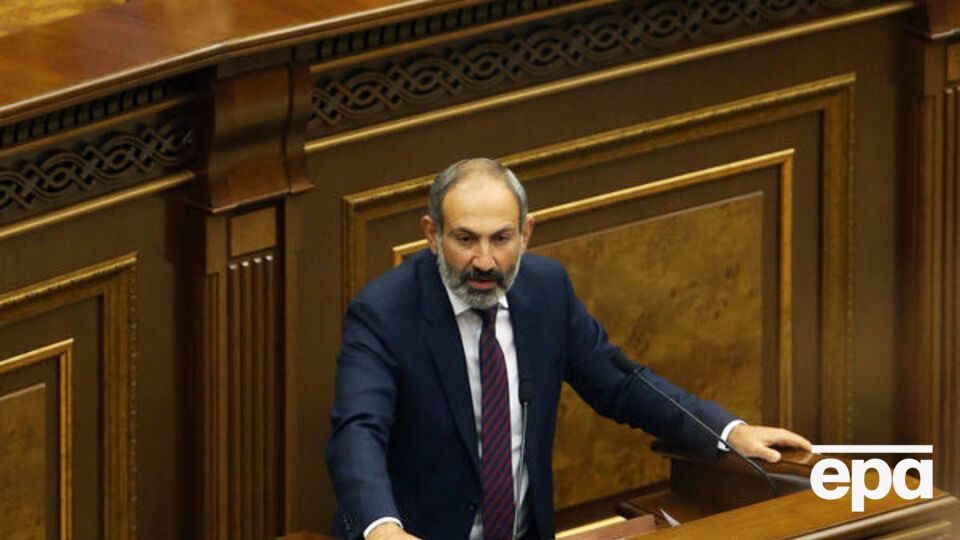 Пашинян не смог с первой попытки стать премьером