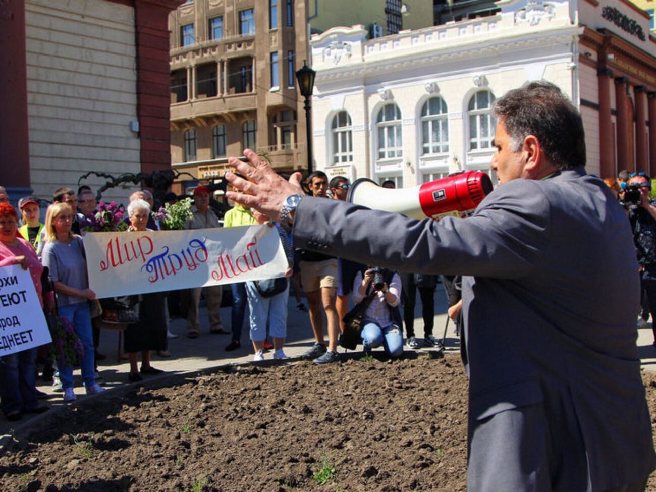 Пророссийские активисты провели приуроченный к 1 мая митинг у Оперного театра в Одессе