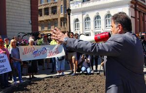 Пророссийские активисты провели приуроченный к 1 мая митинг у Оперного театра в Одессе