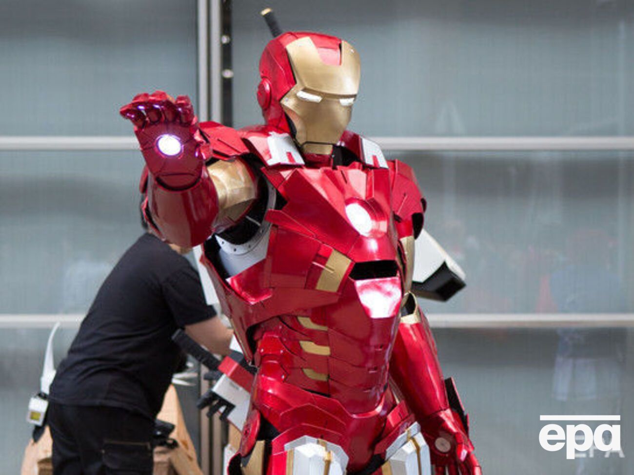 Правоохранители ведут поиск доспехов