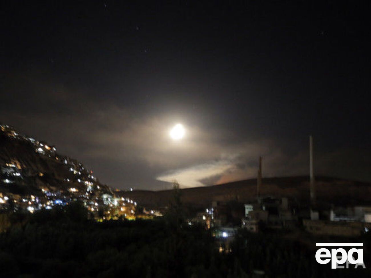 Уранці 10 травня ЗМІ повідомили про ракетні удари Ізраїлю по Сирії