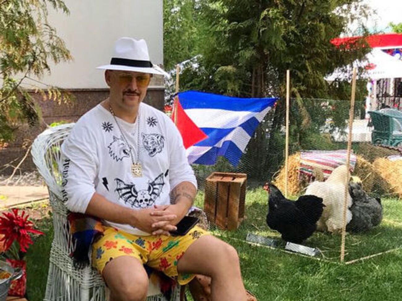 Потап устроил стилизованную вечеринку