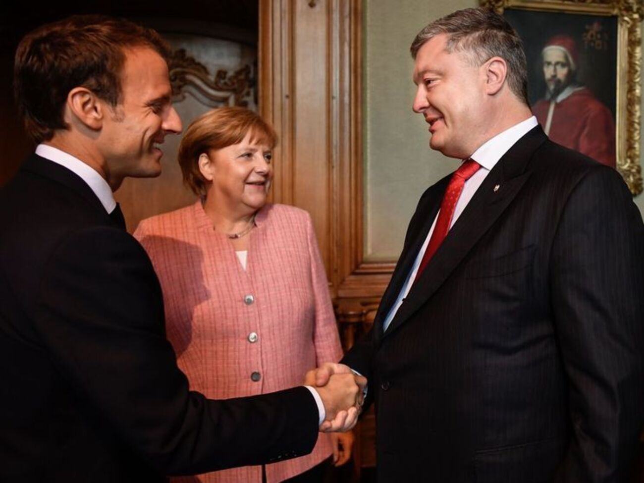Макрон, Меркель і Порошенко зустрілись в Аахені