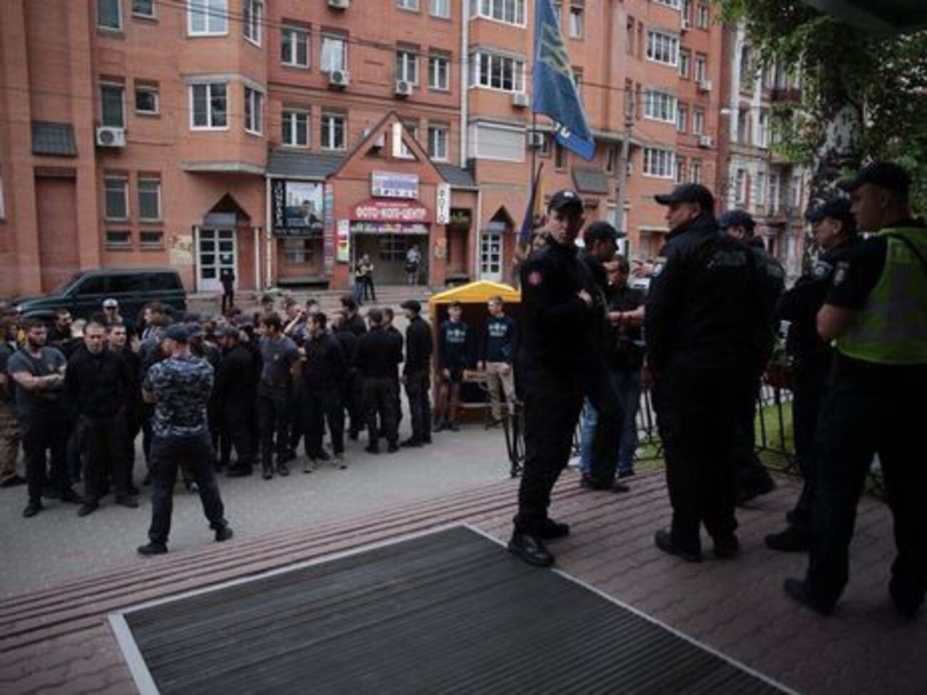 "Нацкорпус" решил пикетировать дом Левочкина