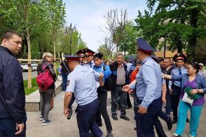 На митинге в Алматы задержали 70 человек