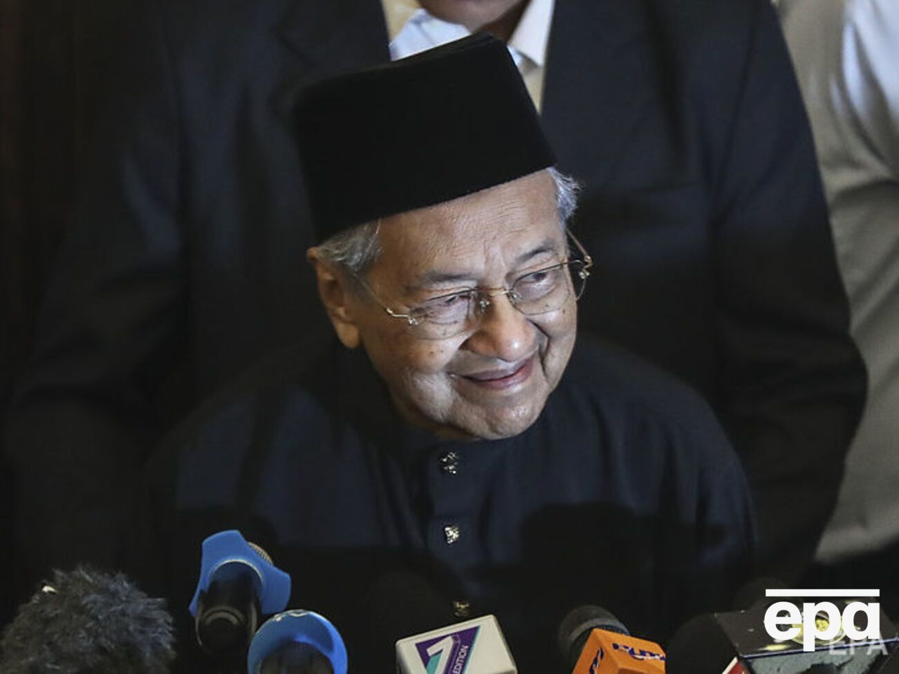 После 15-летнего перерыва Мохамад вновь возглавил правительство Малайзии