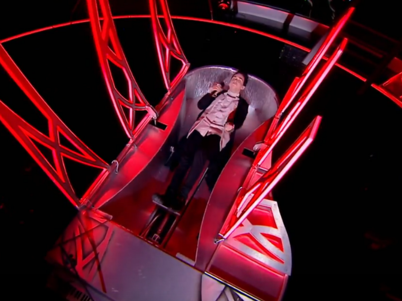 Melovin постав в образі музичного "дракули"