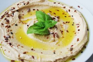 Хумус готовят на основе нута